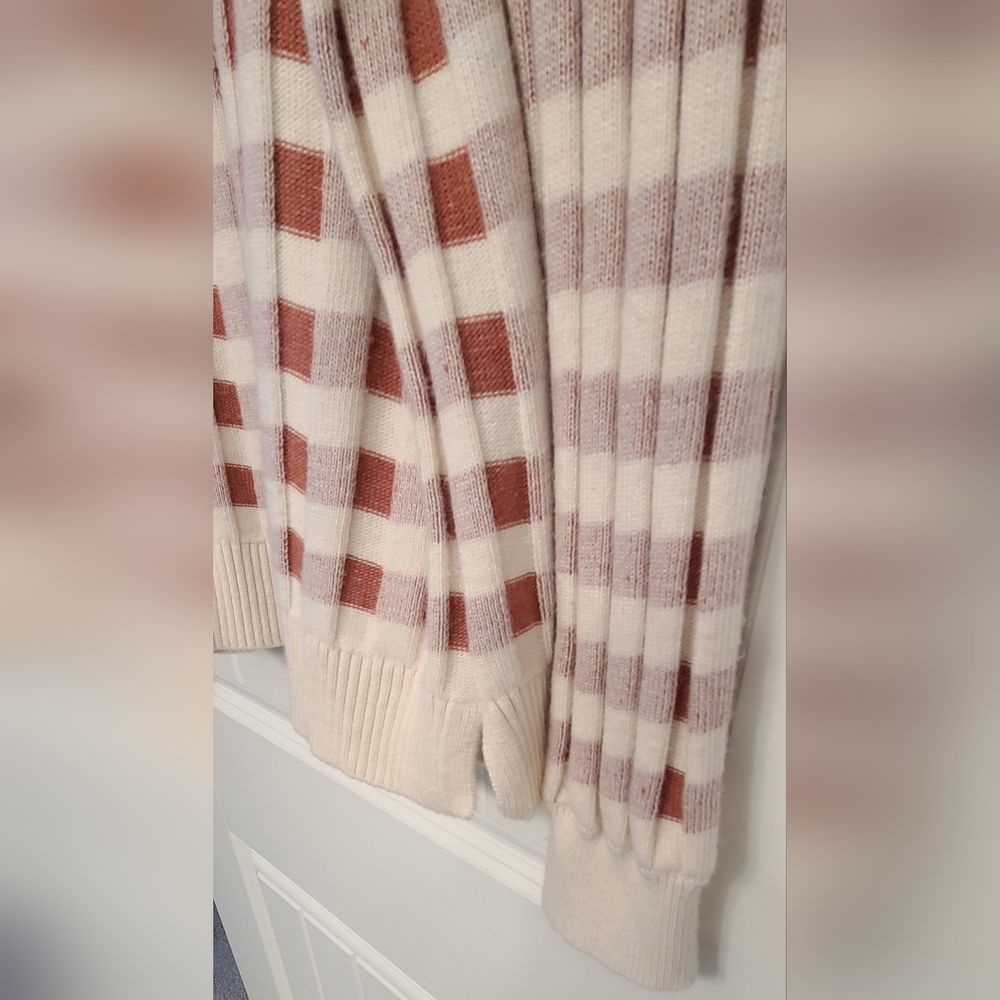 Loft Sweater - Picture 4 of 6